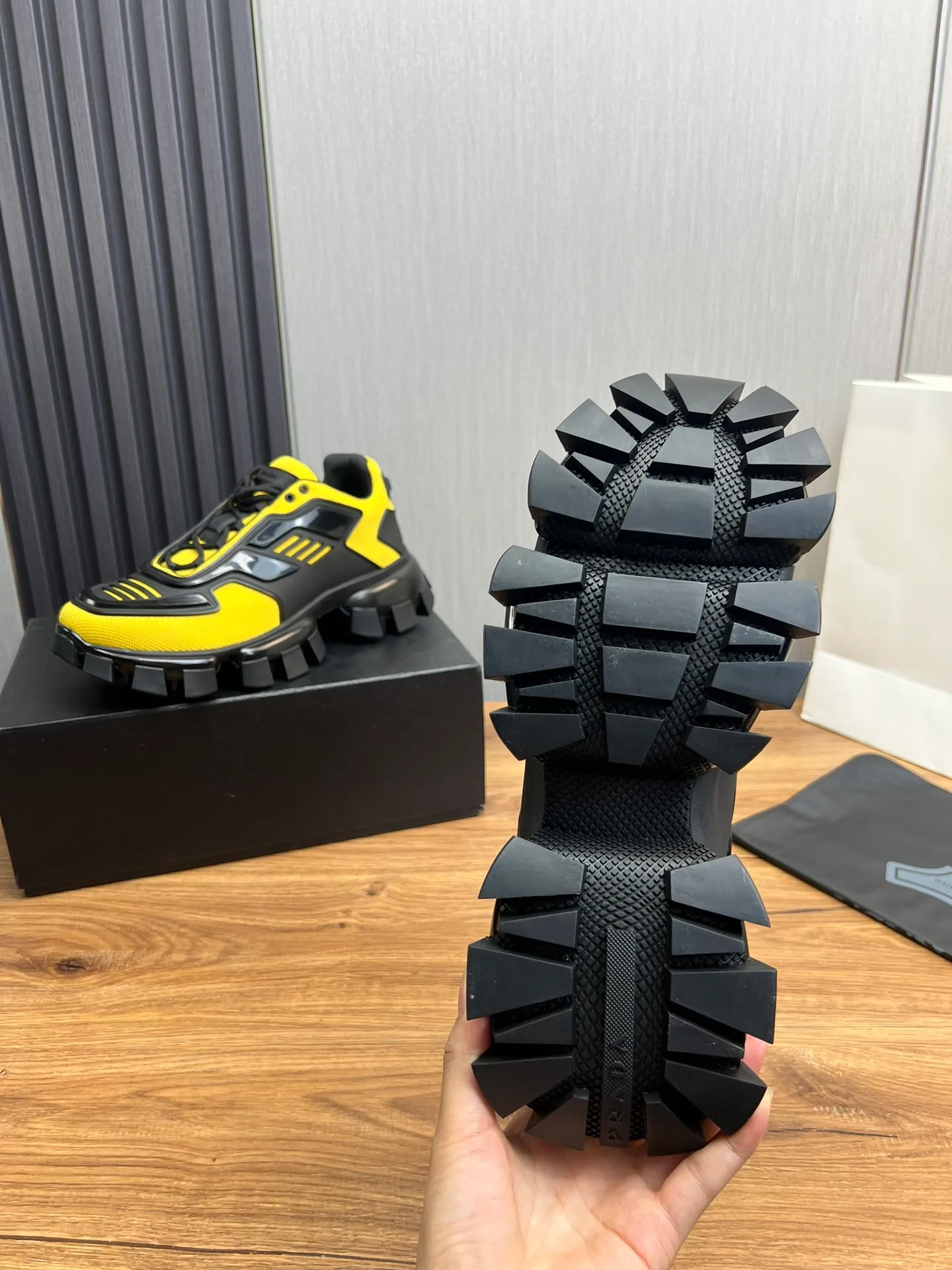 Men's shoes 💰620💰 [PRADA] Popular thick-soled shoes for couples 👩‍❤️‍👨 Available all year round ✔️Official website synchronization Original fly-knit film fabric + cowhide lining, 1⃣️ to 1⃣️ replica, original sole, 36-45 (45 made to order, non-refundable)